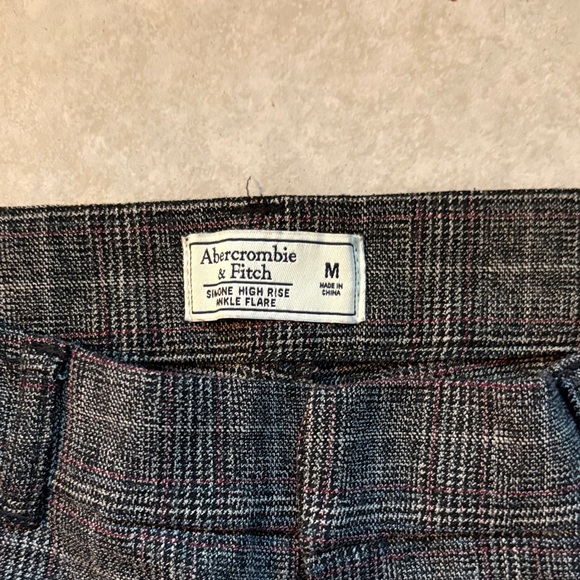 Abercrombie & Fitch Gray Simone High-rise Ankle Flare Plaid Pants - Picture 3 of 4